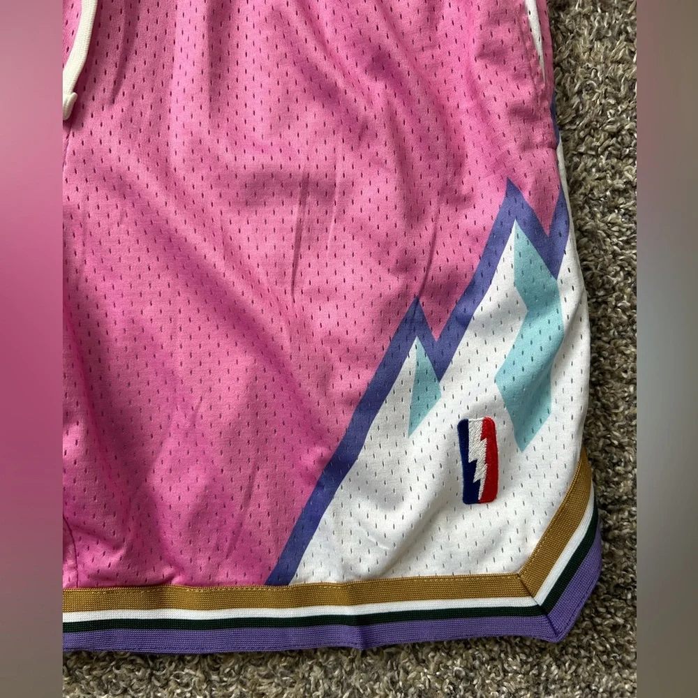 Men’s adult small basketball shorts NWOT abstract mountain graphic - Picture 2 of 6